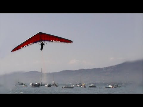 Acro hang gliding crash - The pilot survived! (eng subs)