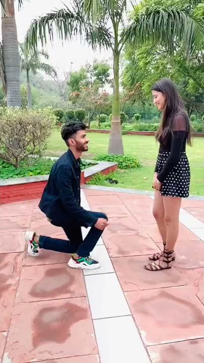 Aise propose kia h kisi ko?❤️| Saloni and ayush romantic video | #shorts #salonimittal #ayushyadav