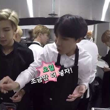 Pokonya jangan pernah satuin namjoon dan jhope buat masak #btsshorts #btsfunny #nabongie