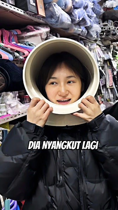 Funny Girl Gets Stuck, Ending Is Laughable 😂