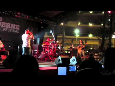 Almamegretta + Raiz - Pe' Dint' 'E Viche Addo' Nun Trase 'O Mare/Rootz live @ Pineto