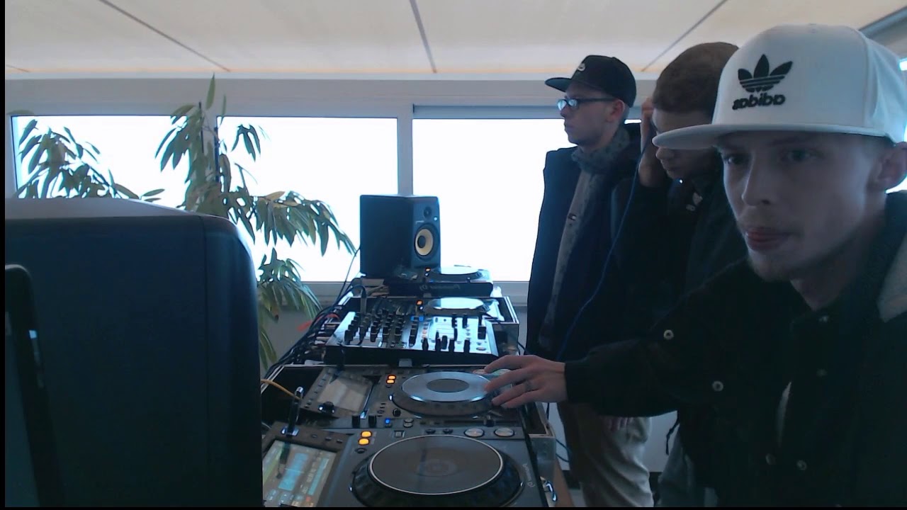 Dynamo Dub b2b KOOMA ( Drauf & Dran Crew)  LIVING ROOM CYPHER