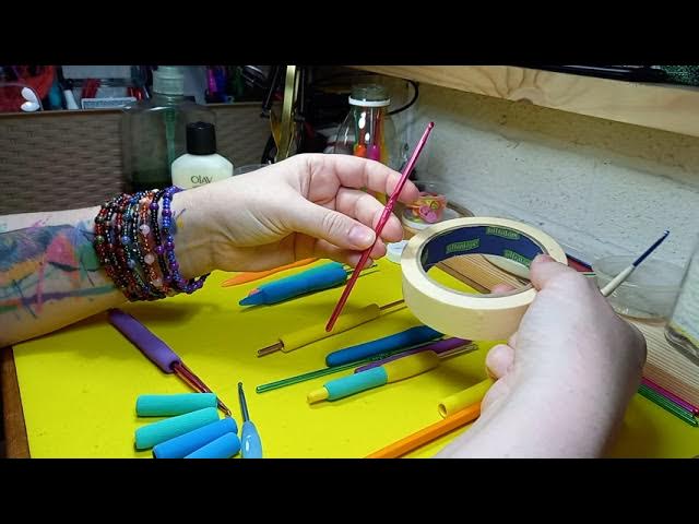 Rainbow loom crochet hook grip - Crocket hook loom band Tutorial 