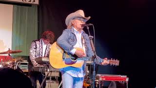 Dwight Yoakam - FAST AS YOU - Helotes, Texas.