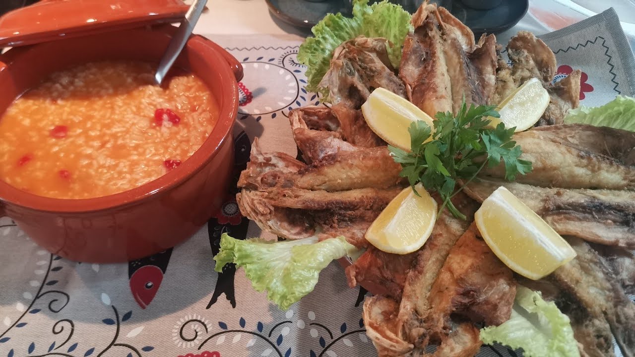 Robalinhos fritos com arroz de tomate