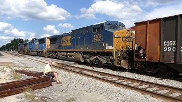 awesome CSX freight train 5479, 4761, 5109.