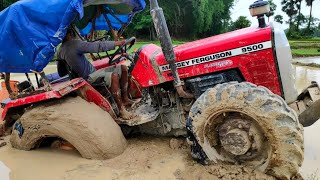 Massey Ferguson stuck in deep mud, kya JCB use nikal payegi???