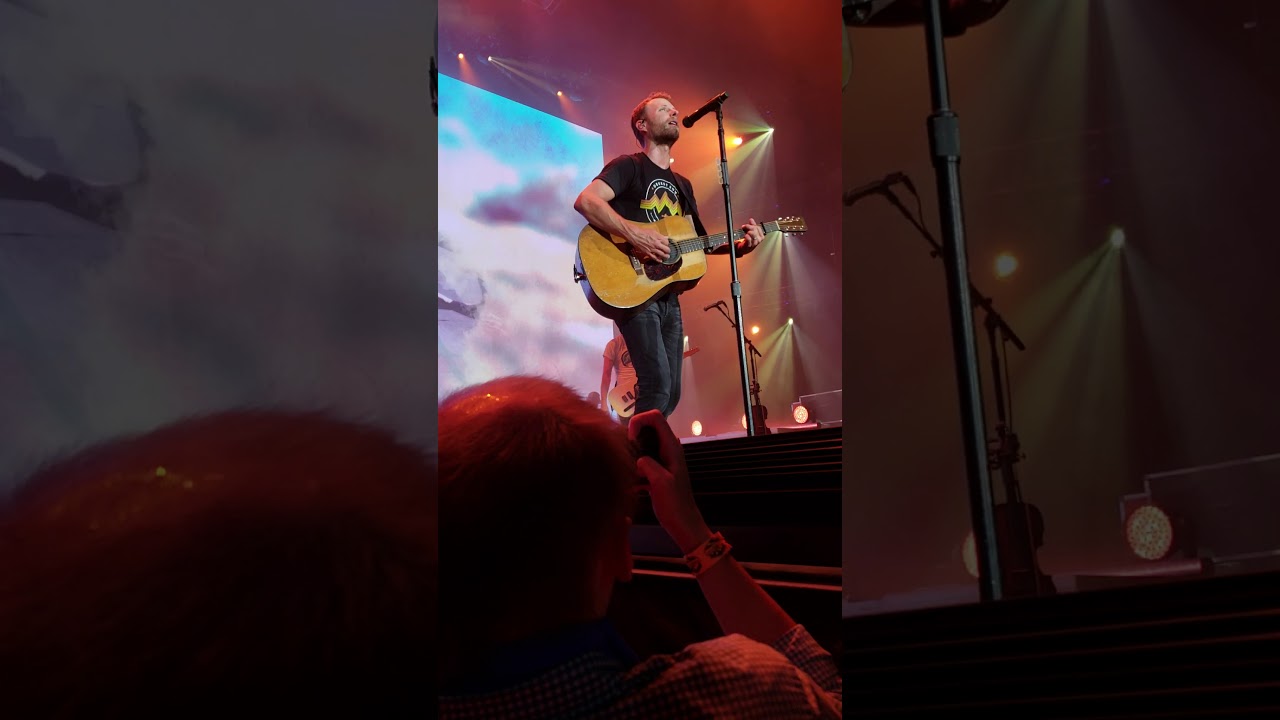 Living dierks bentley
