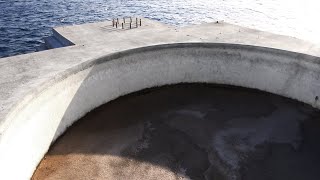 死骸だらけの巨大血溜りから1年半後...