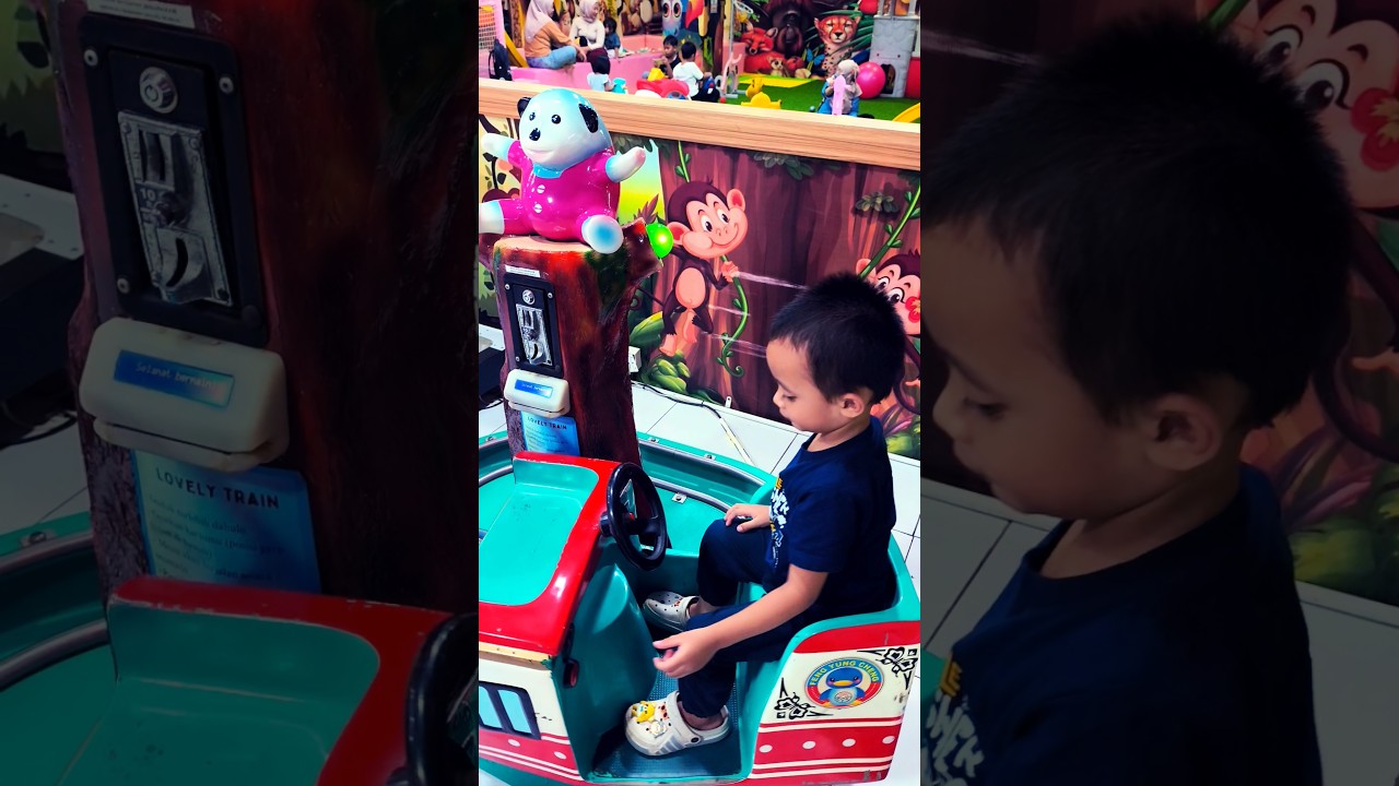 asyik naik kereta api 