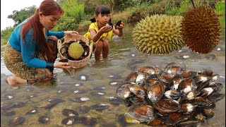 Found pick a lot big shell in river- Mother cooking big shell with red chili eating delicious