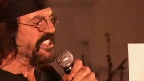 Charlie Bauer accuse