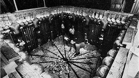 Mice Trapped In the CUBE "The Beautiful Ones"