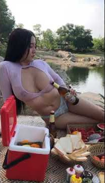 No! Bra Sexy #Braless