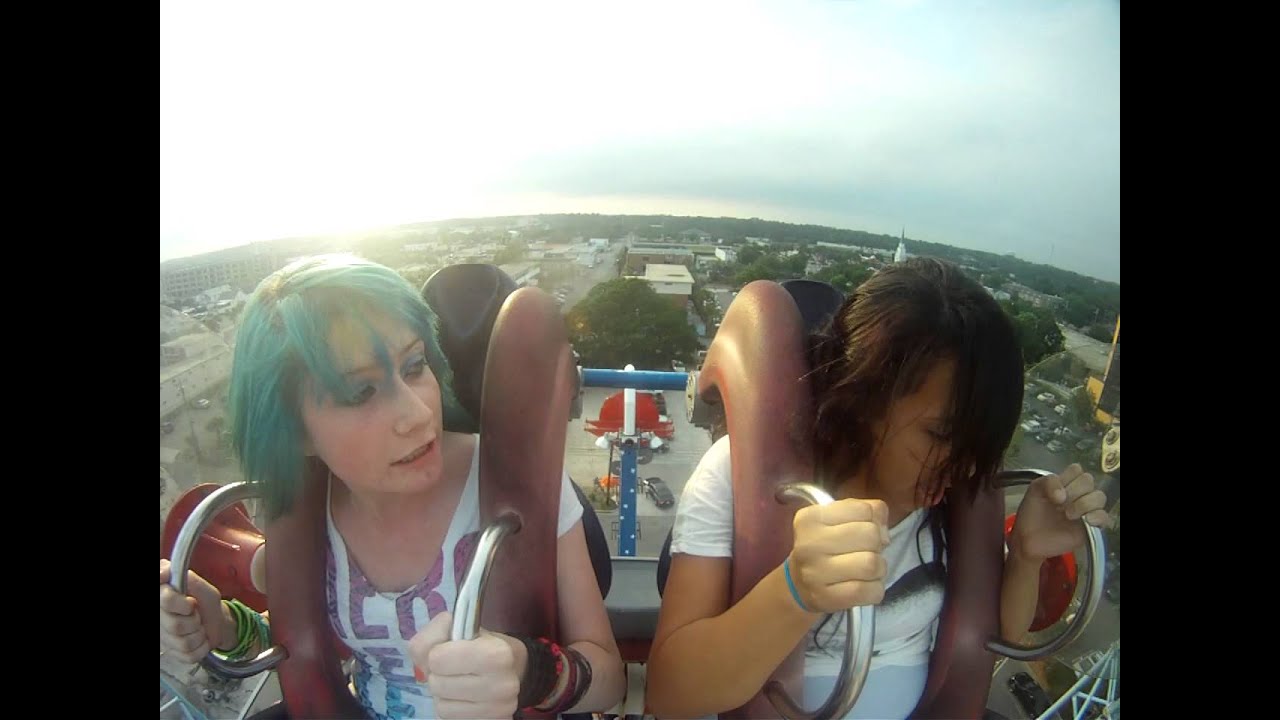 Mayra & I on the Sling Shot. :D