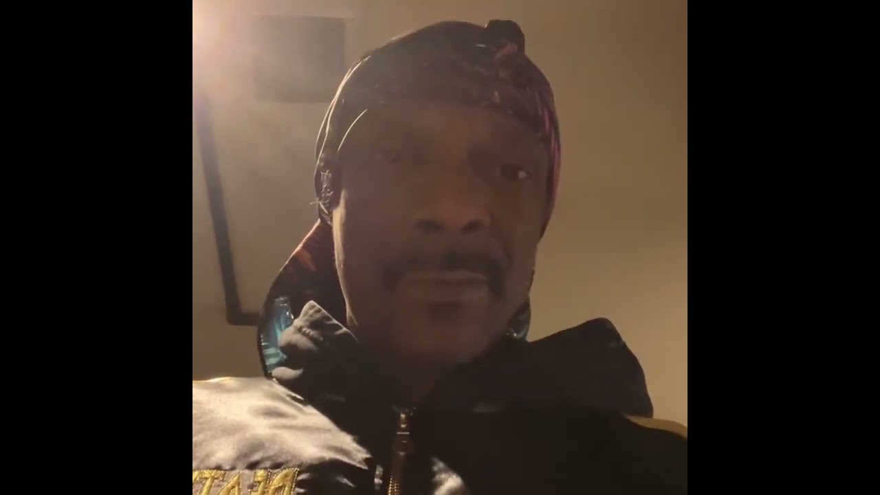 Snoop Dogg Reacts to "His" AI verse on Drake's Taylor Made Freestyle 