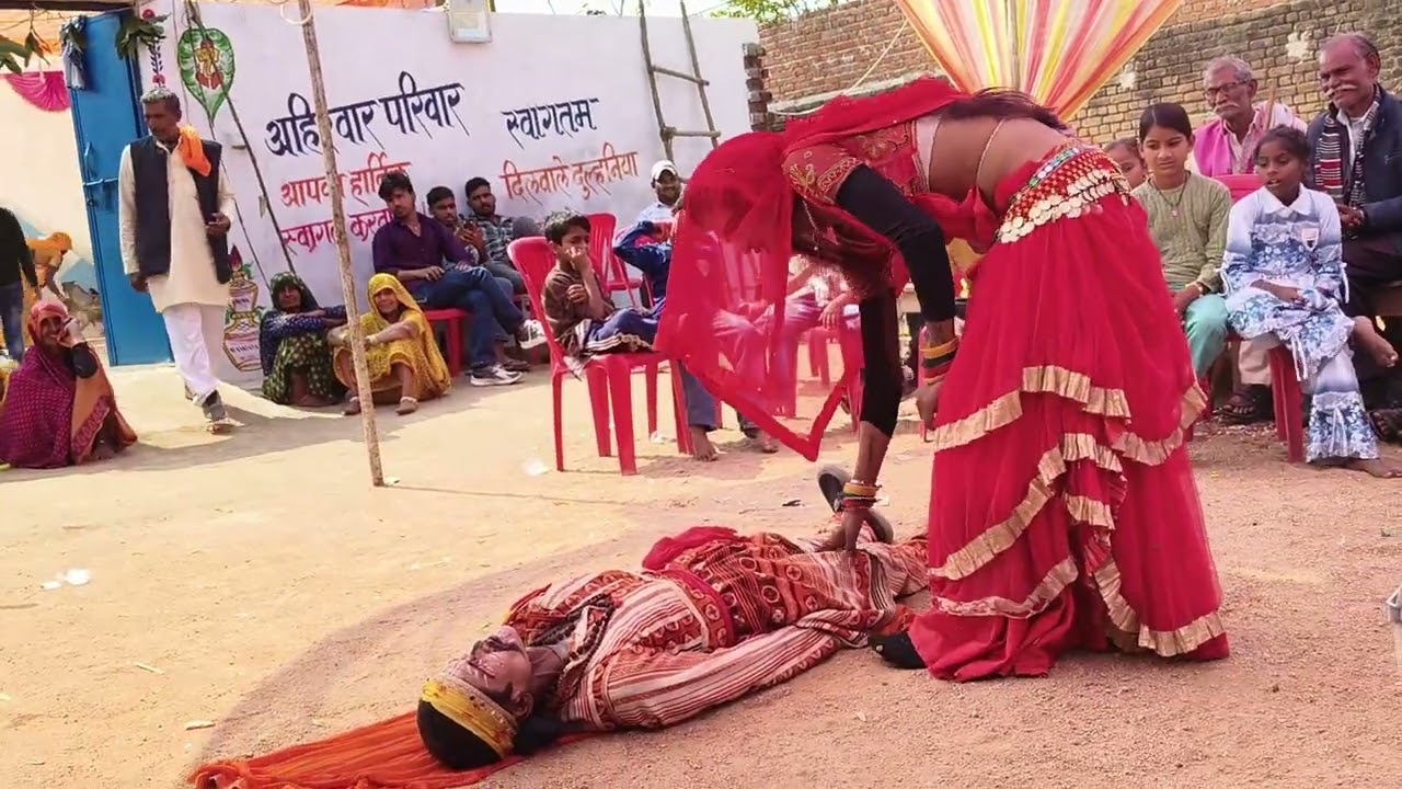 मिलि बाजार में लुगाई छतरपुर mili bajar me lugai 