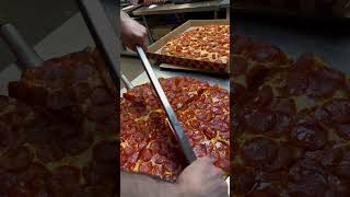 CRUNCHY PEPPERONI PIZZA  #shorts #reels #vlog #food #pizza #foodie #youtubeshorts