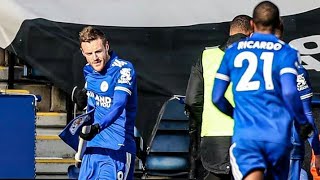 Vardys Celebration With Corner Flag After The Goal Against Leverpool