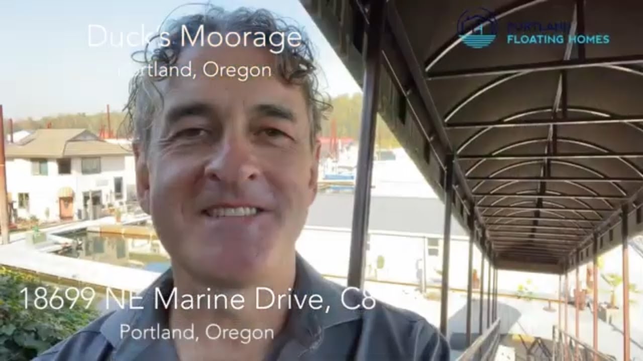 Floating Home on The Columbia River near the Columbia River