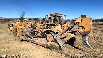 CAT D11T Reverse ripping and push loading 657E 