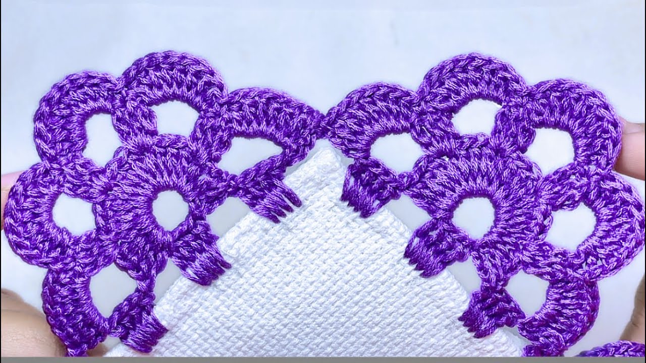 Simple y Elegante: Puntilla Morada Ideal para Servilletas.