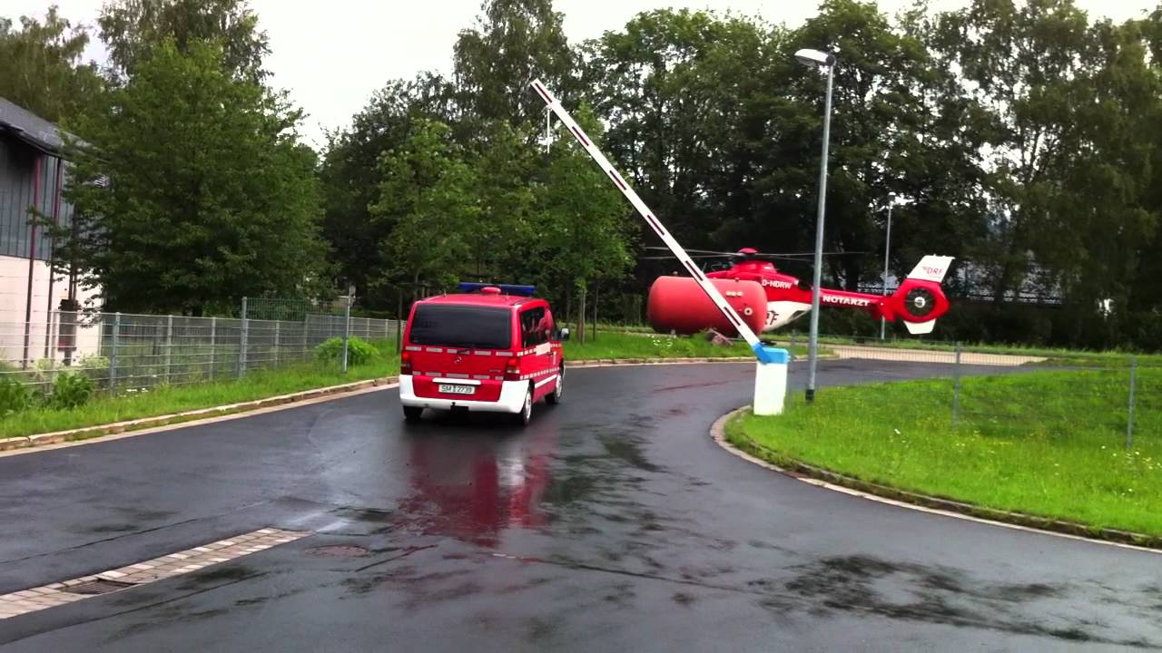 Feuerwehr Zella-Mehlis als Notarztzubringer für Rettungshubschrauber