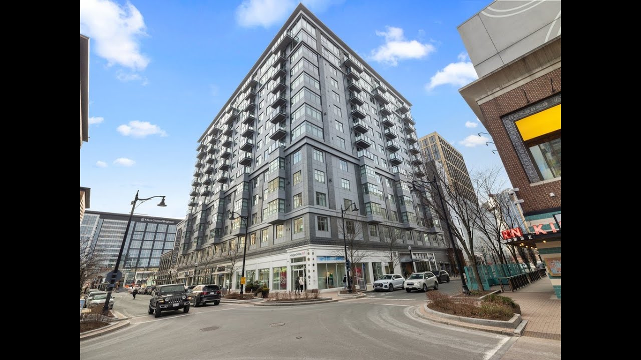 GORGEOUS SUN-FILLED CONDOMINIUM | 375 Canal Street Unit 911 Somerville, MA