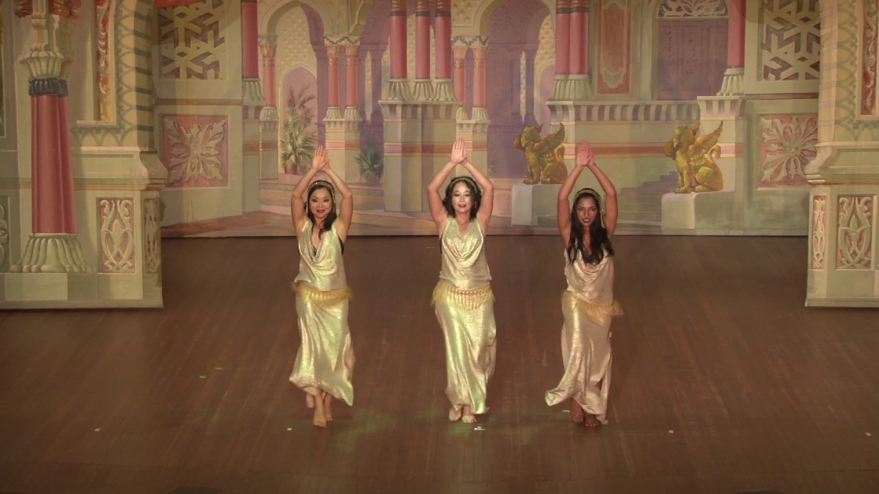 Lily & Rakataka Dancers at Migrations Festival 2017