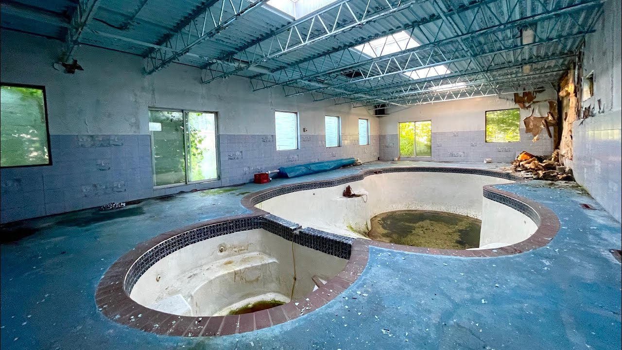 Exploring a Millionaires Creepy ABANDONED 1960’s House With Indoor Pool