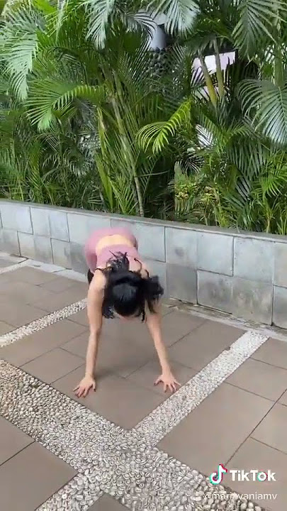 Maria Vania Workout Sexy 🔥🔥