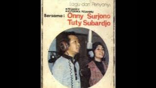 Tuti Subardjo -  Kasih tak sampai [ Bowo colect. ]