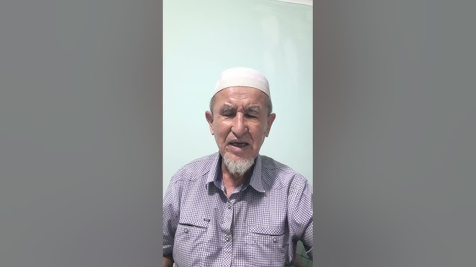 Оның писки жалап жатқан фотосы