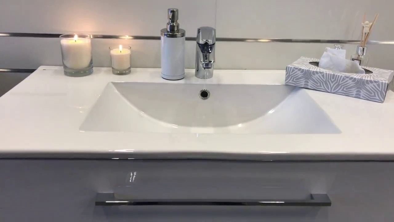 Camden 90 White Bath Deluxe Bathrooms