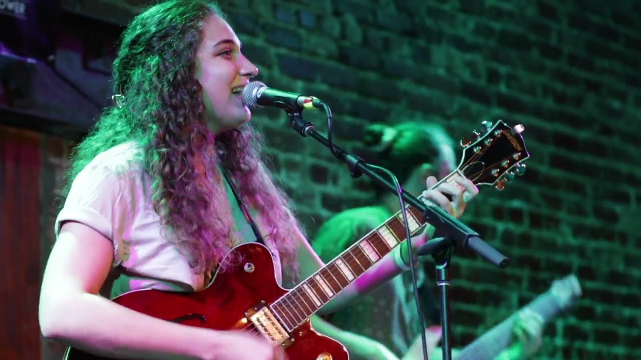 Hannah Stokes Band - "This Mountain" LIVE @ The Social Tiny Desk Contest adlı videoyu YouTube'da izle Hannah Stokes Band - "This Mountain" LIVE @ The Social Tiny Desk Contest adlı videoyu YouTube'da izle
