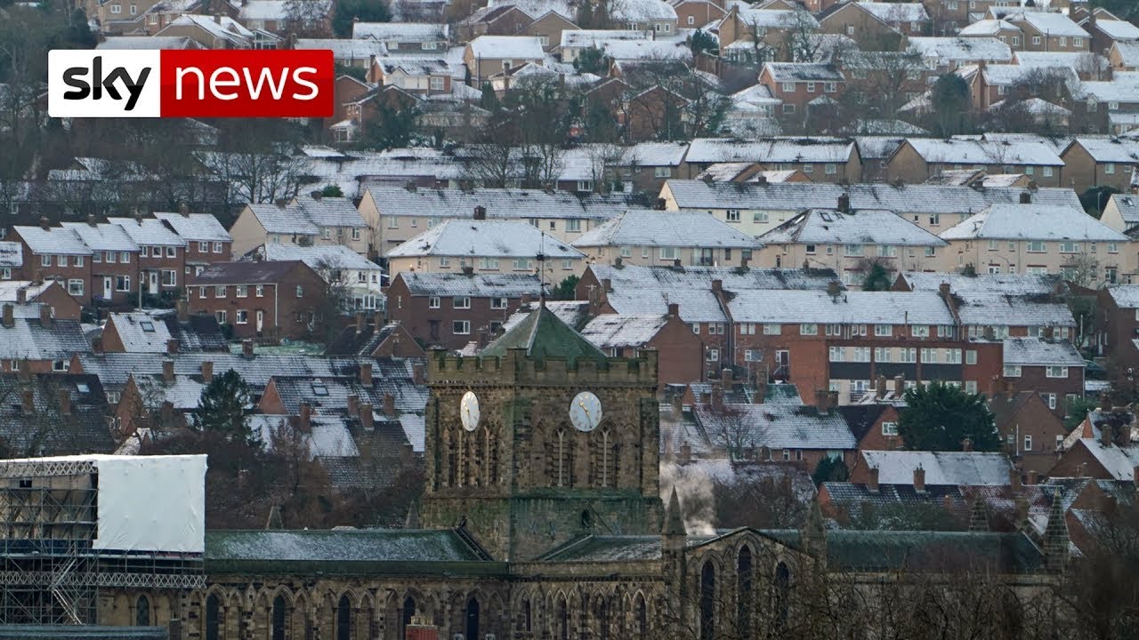 COVID-19: UK's R rate remains below 1