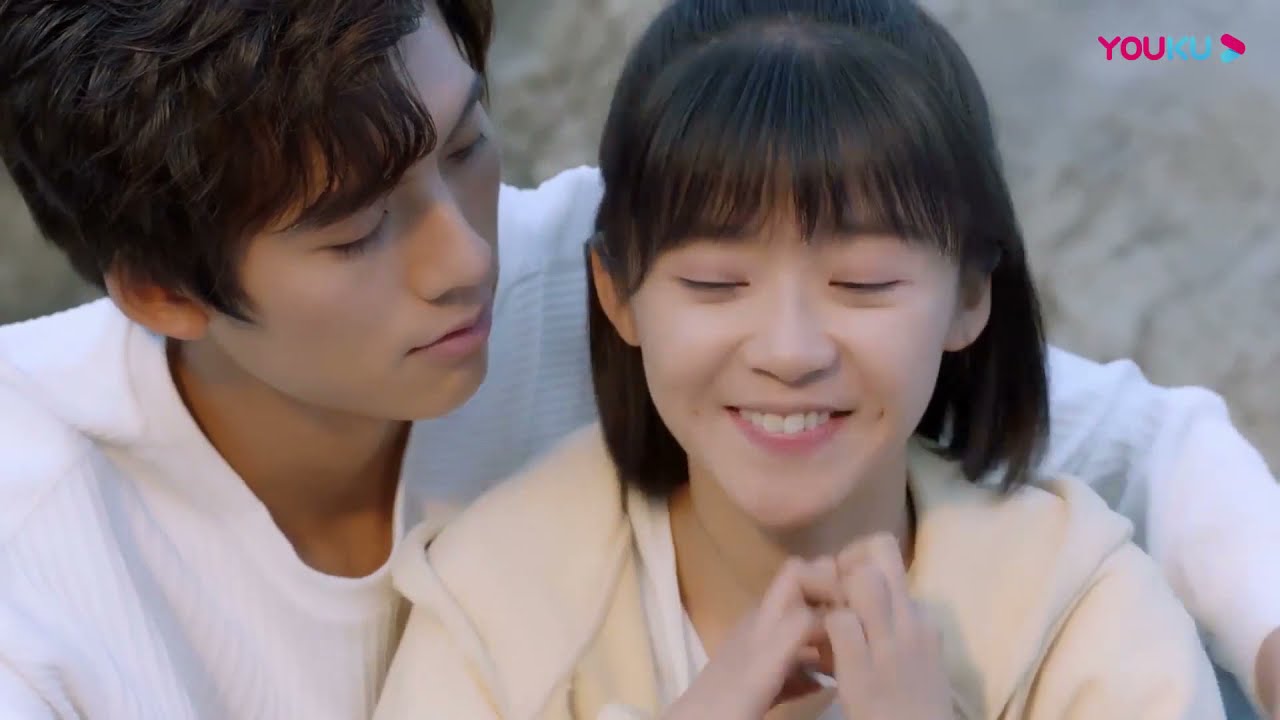 和校草男神谈恋爱也太甜了吧！每天抱抱根本停不下来【我凭本事单身 Professional Single】