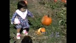 1994 Brick, NJ - October 2nd FILLE1 ET FILLE2 in pumpkin patch