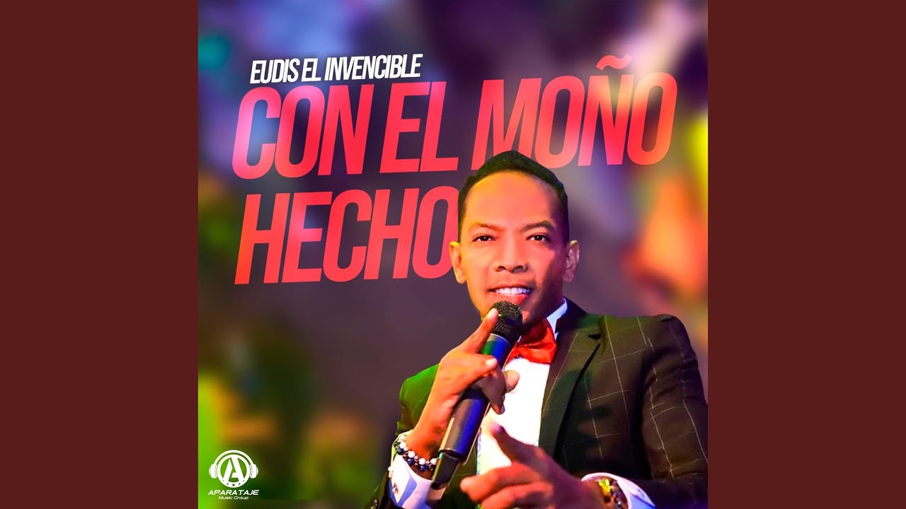 Con El Moño Hecho - YouTube