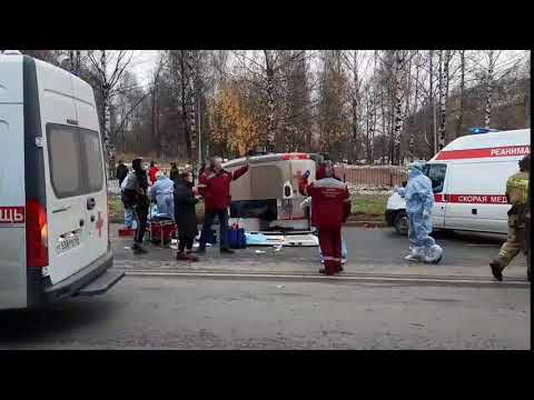 В Кирове карета скорой помощи столкнулась с ВАЗ-2112 (ГТРК Вятка)