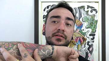 Quanto tempo a tatuagem fica elevada?