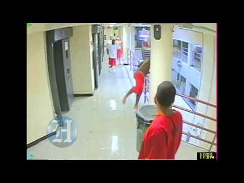 Miami Herald En Español - Miami-Dade jail break surveillance footage