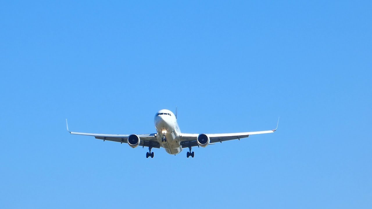 *CLOSE UP* UPS Airlines Boeing 767-34AF(ER) [N303UP] Landing at PDX
