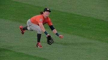 HOU@SEA: Rasmus robs Trumbo with diving catch