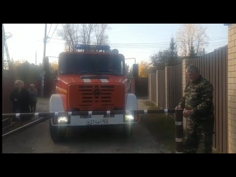 Шлагбаум перекрыл проезд пожарной автоцистерне на границе Новокуйбышевска и Волжского райна. Гранный