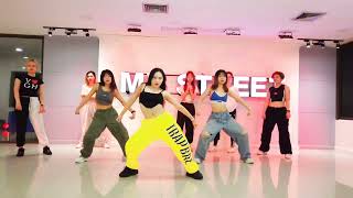 Banana - Anitta Ft. Becky G / Learner’s Class / AUM Choreography