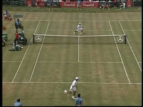 This is the most talented player in the world!Fabrice Santoro is a real magician!This is the best tennis lob ever by Fabrice Santoro(FRA) when he played against Vince Spadea(USA) in Newport(RI, USA-2008)