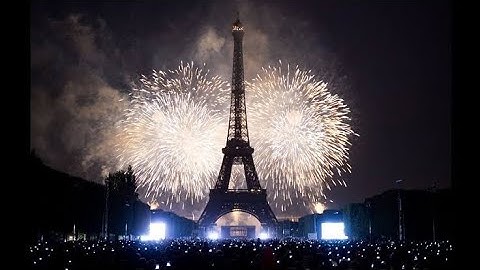 Eiffel tower New year celebration 2021 live paris