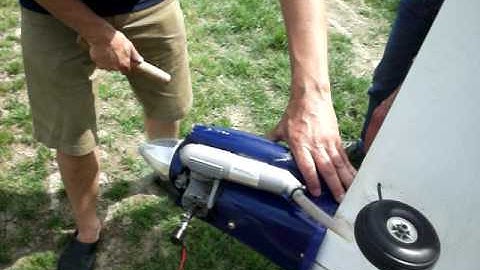 Henk met zijn CAP rc plane.avi