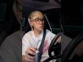 “手排 AE86,没有TCS,没有ESP,只有技术和胆量。”